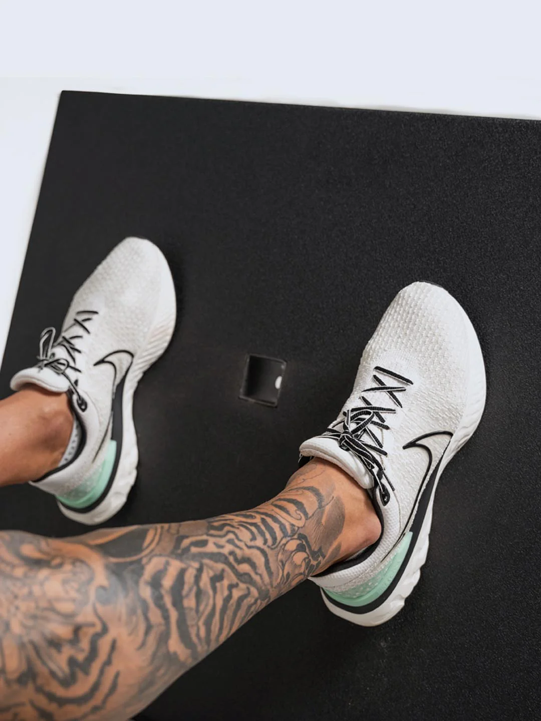 Compact Leg Press & Hack Squat - Image 10