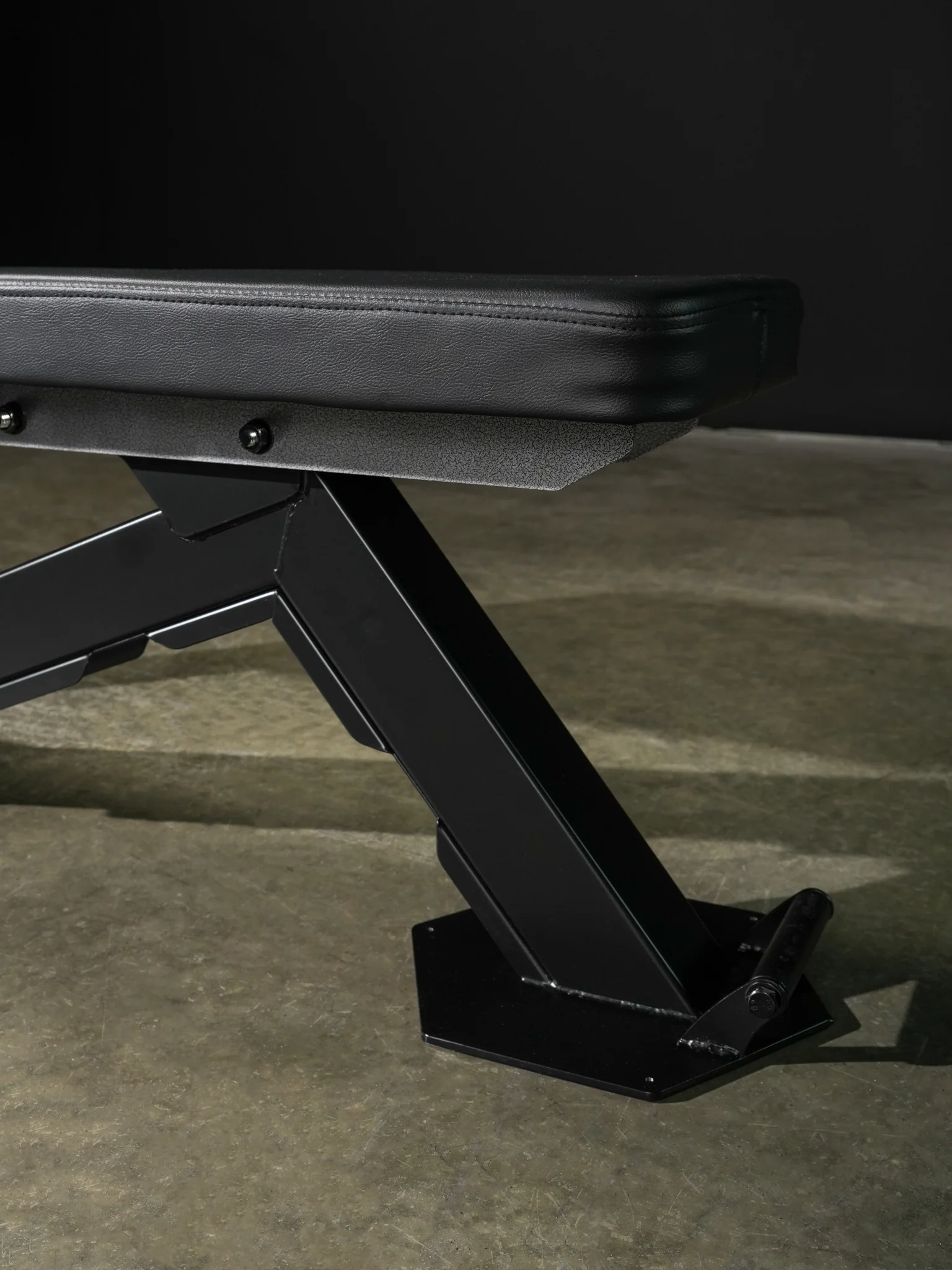 Force USA Peak Flat Bench - Image 4