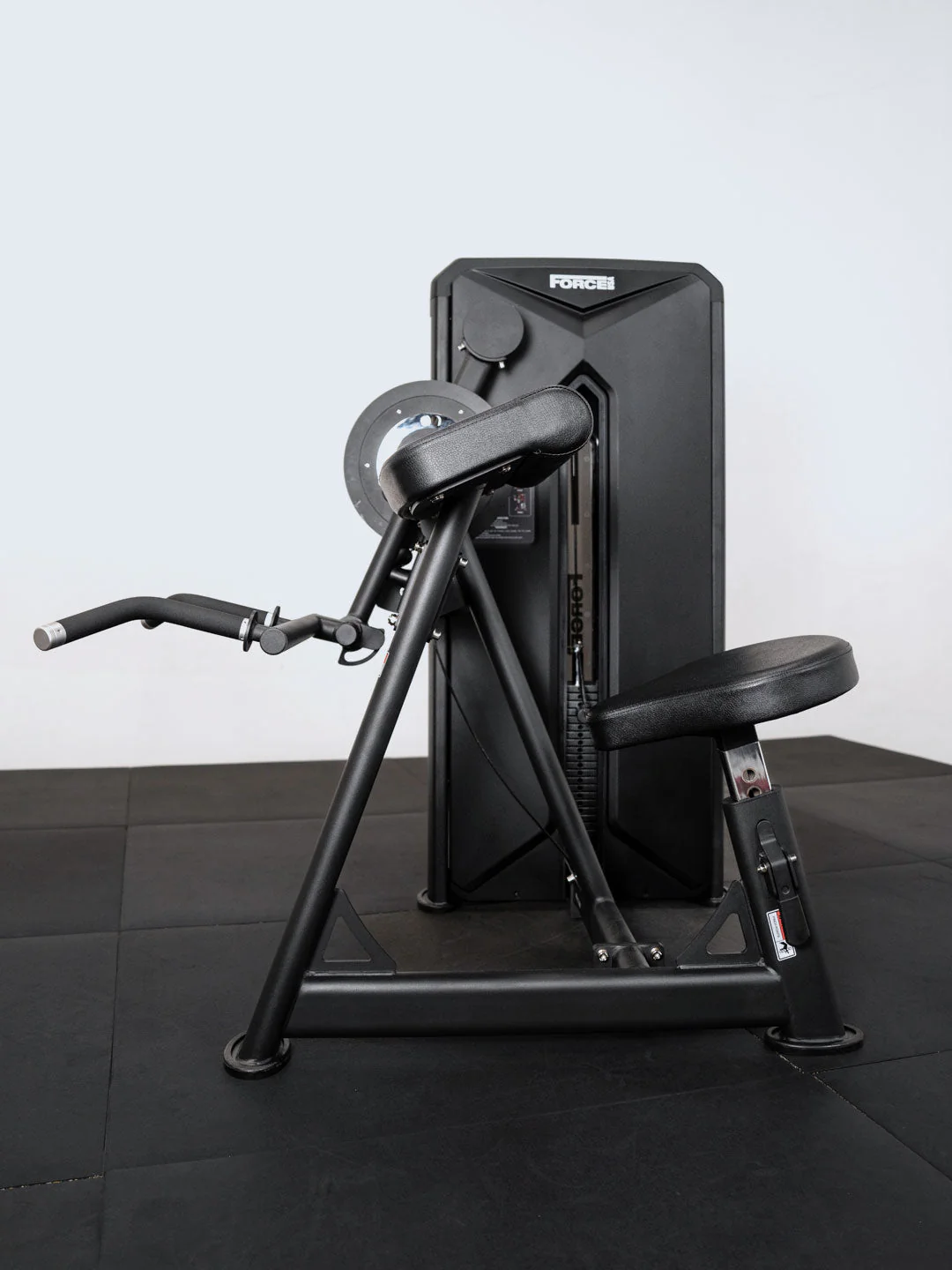 Solitude Bicep / Tricep Machine - Image 8