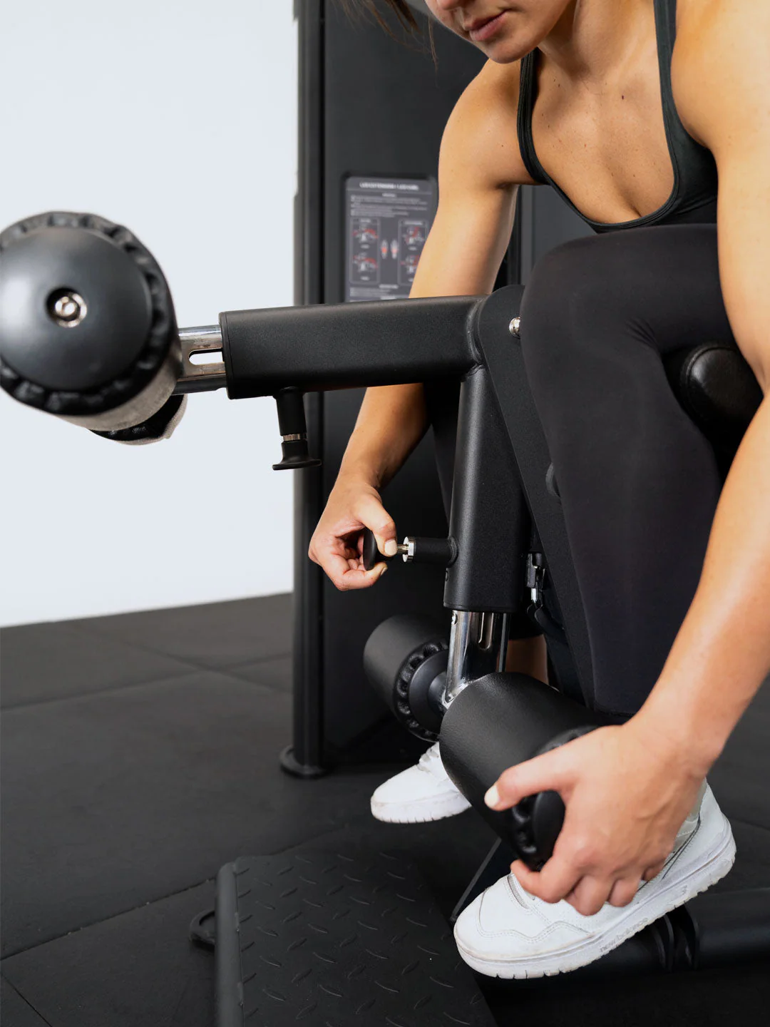 Solitude Leg Extension / Leg Curl Machine - Image 5